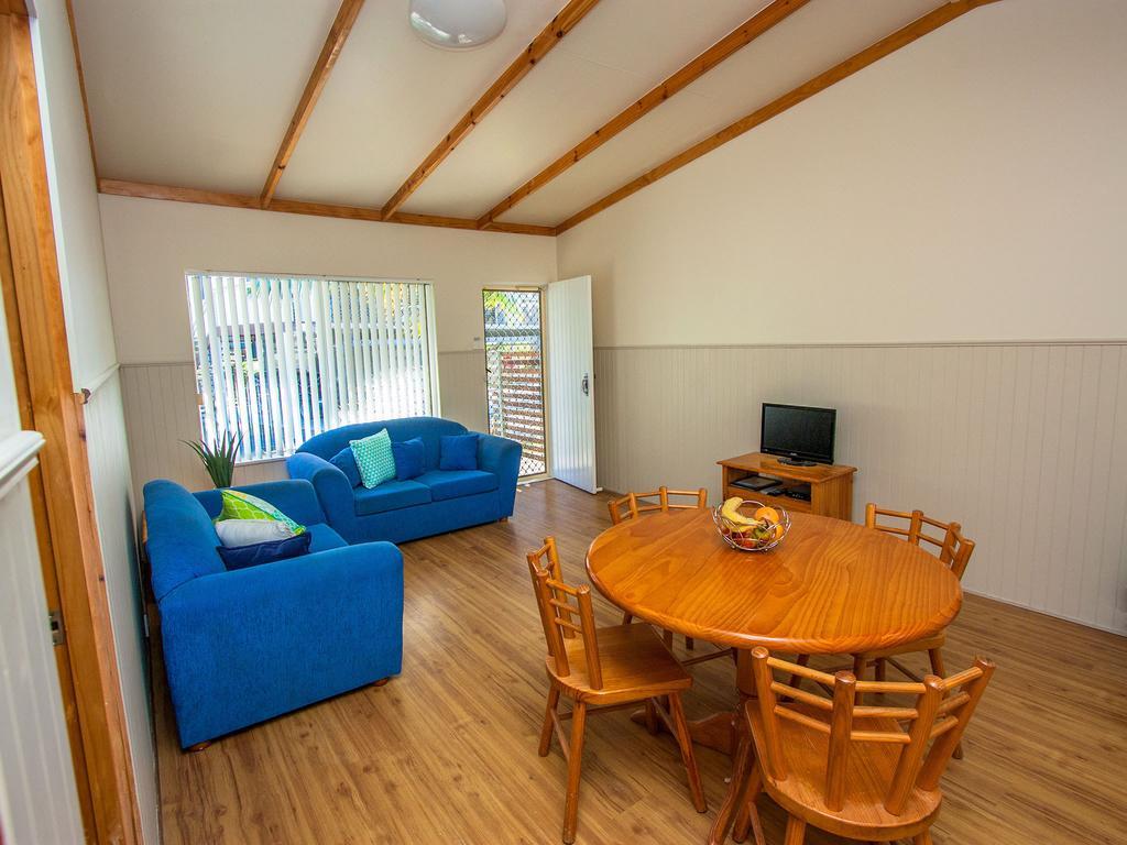 Caseys Beach Holiday Park Sunshine Bay Стая снимка