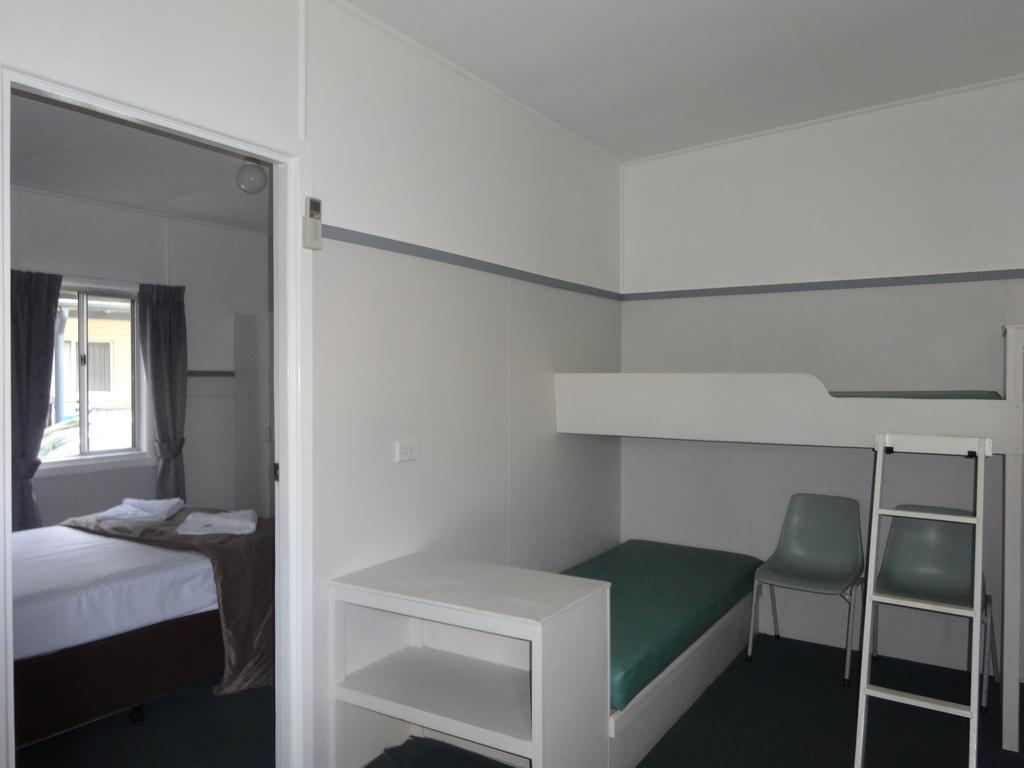 Caseys Beach Holiday Park Sunshine Bay Екстериор снимка
