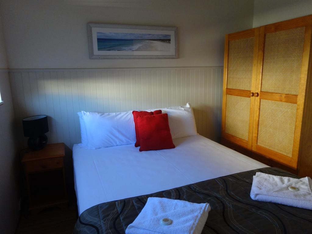 Caseys Beach Holiday Park Sunshine Bay Екстериор снимка