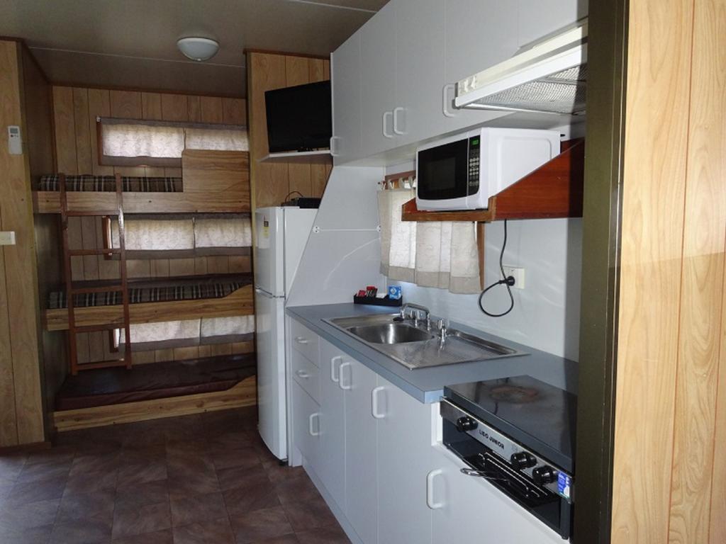 Caseys Beach Holiday Park Sunshine Bay Екстериор снимка