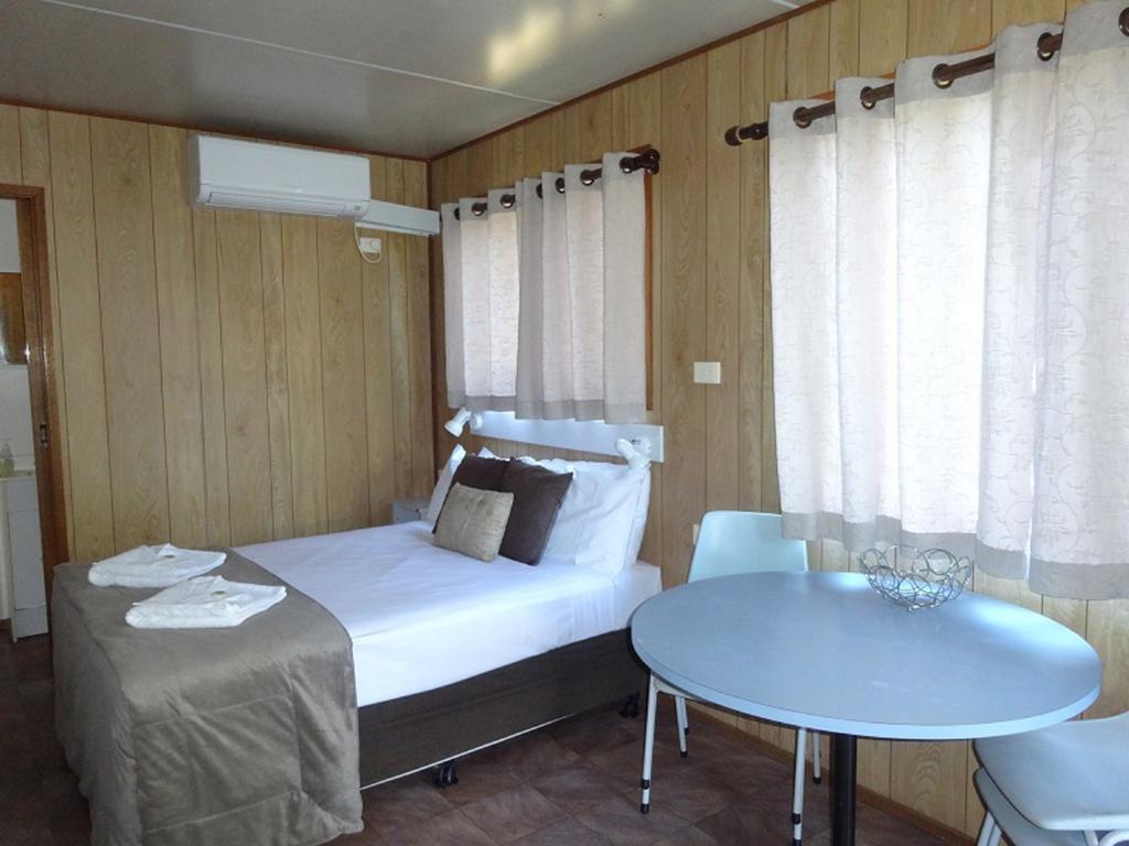 Caseys Beach Holiday Park Sunshine Bay Екстериор снимка