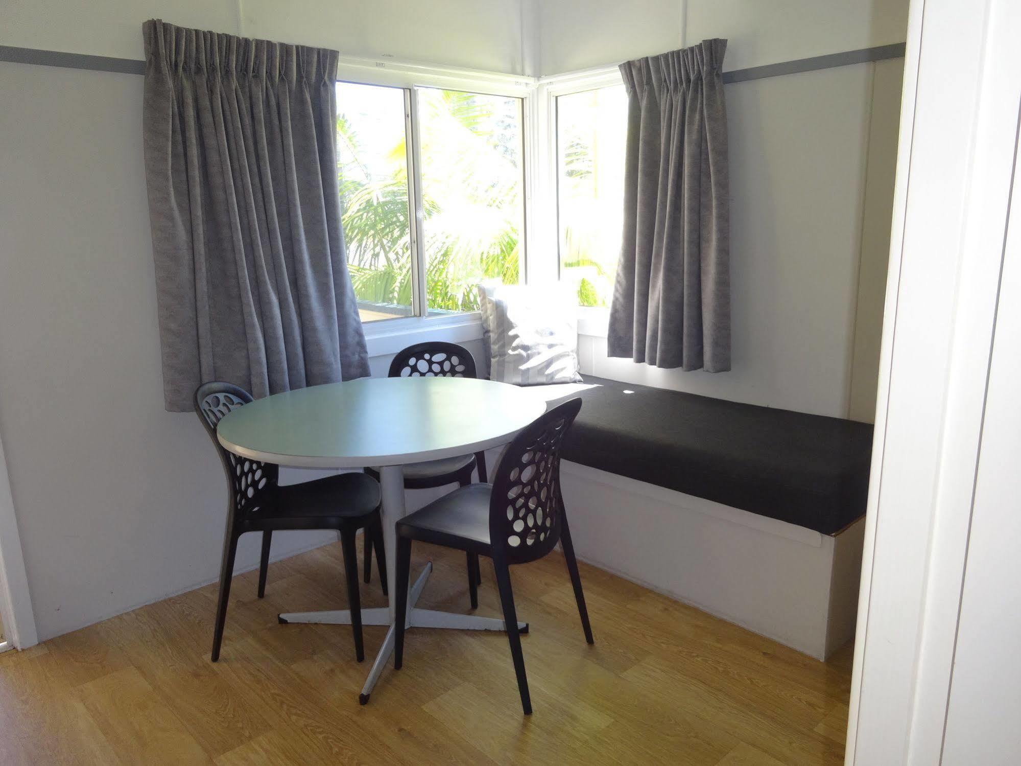 Caseys Beach Holiday Park Sunshine Bay Екстериор снимка