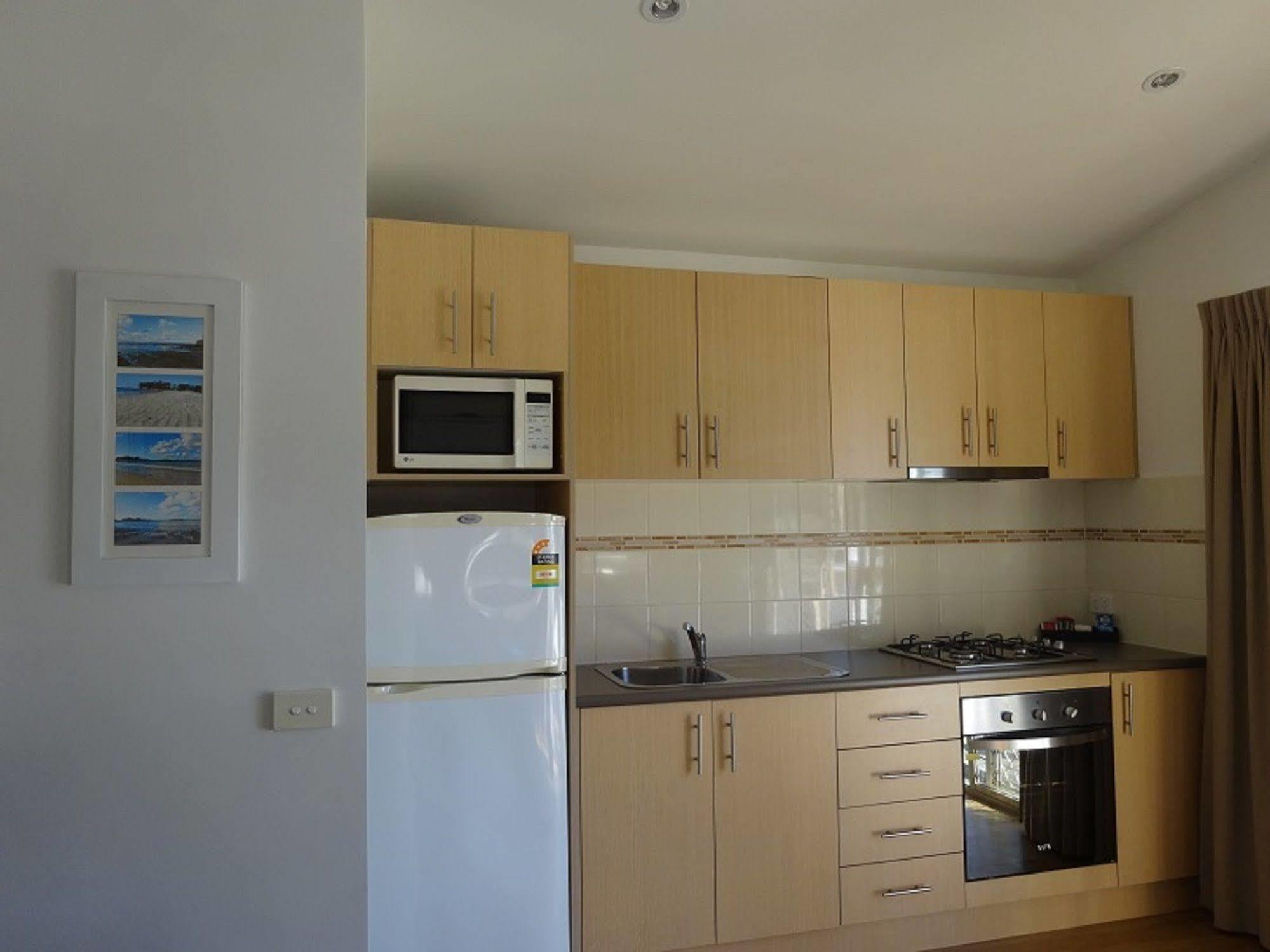 Caseys Beach Holiday Park Sunshine Bay Екстериор снимка